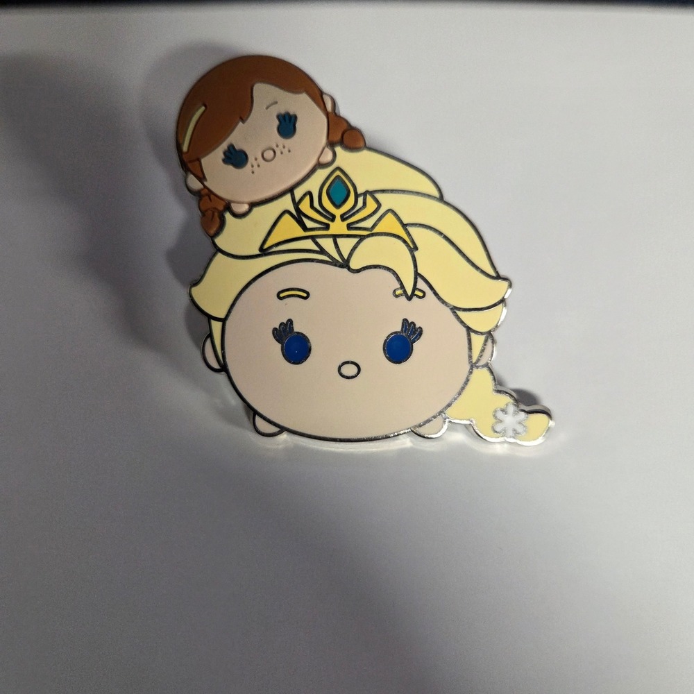 Disney Pin Trading Frozen Tsum Tsum Elsa Anna Yellow Blue Stacked Enamel Pin